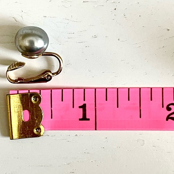Avon Vintage Silver Gray Faux Pearl Gold-Tone Clip Earrings Minimalist Chic EUC - Picture 9 of 11